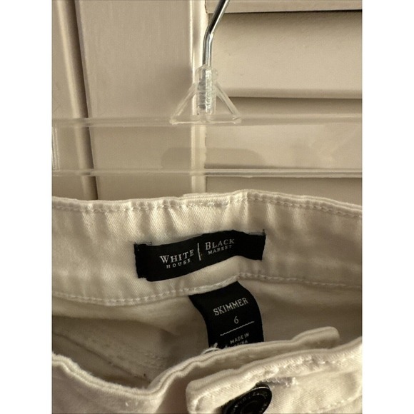 White House Black Market Women Skimmer Pants White Denim Size 6 Cotton Blend EUC - Picture 3 of 6